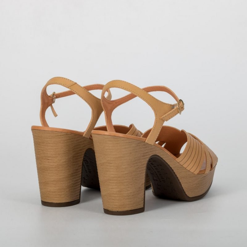 Zapatos cómodos beig , zapato camel mamá de comunión, zapato weekend AOSTA , sandalias weekend, zapatos de madera