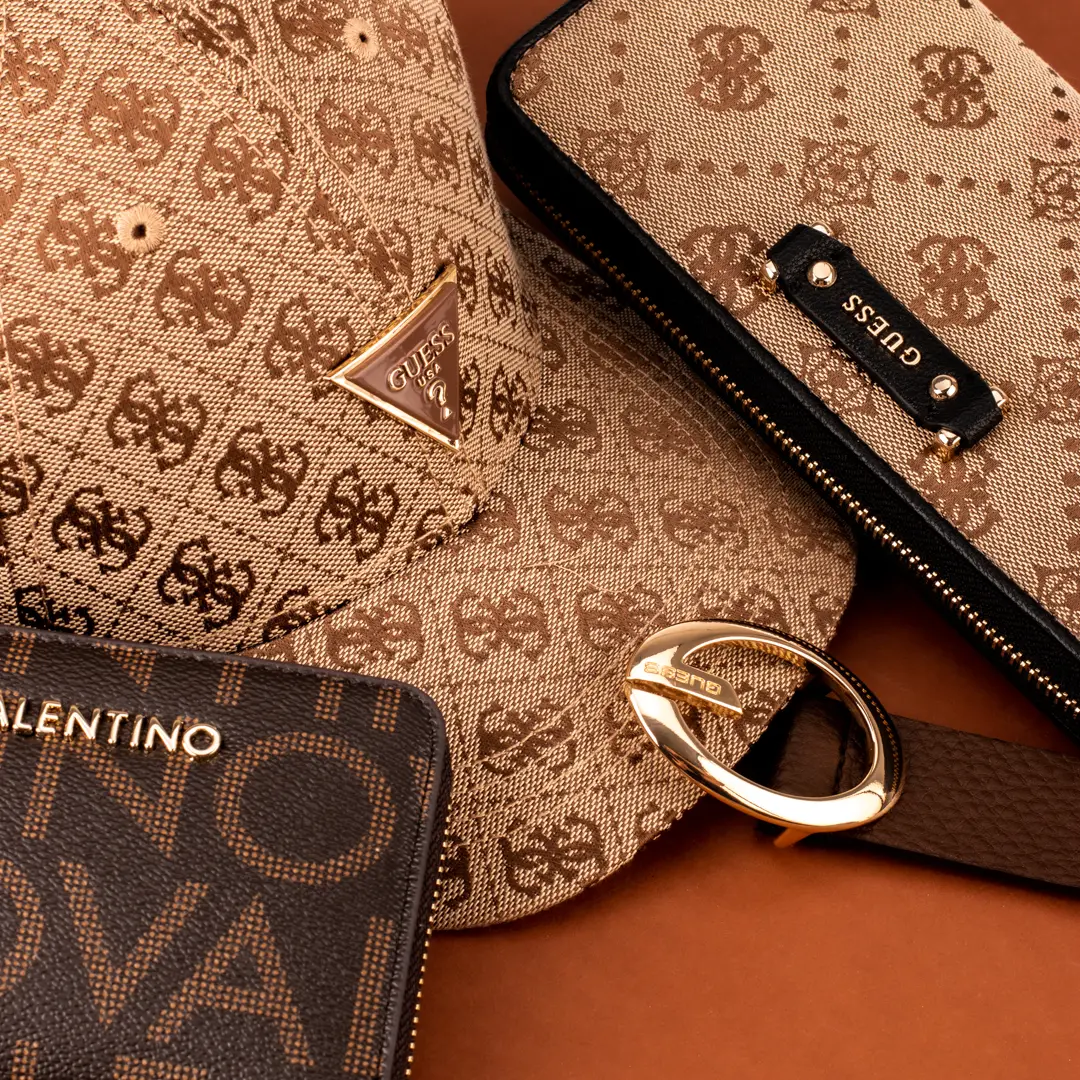 accasorios-y-complementos-guess-mario-valentino-pepe-moll-mujer-otono-invierno-2026-27.CR2-13